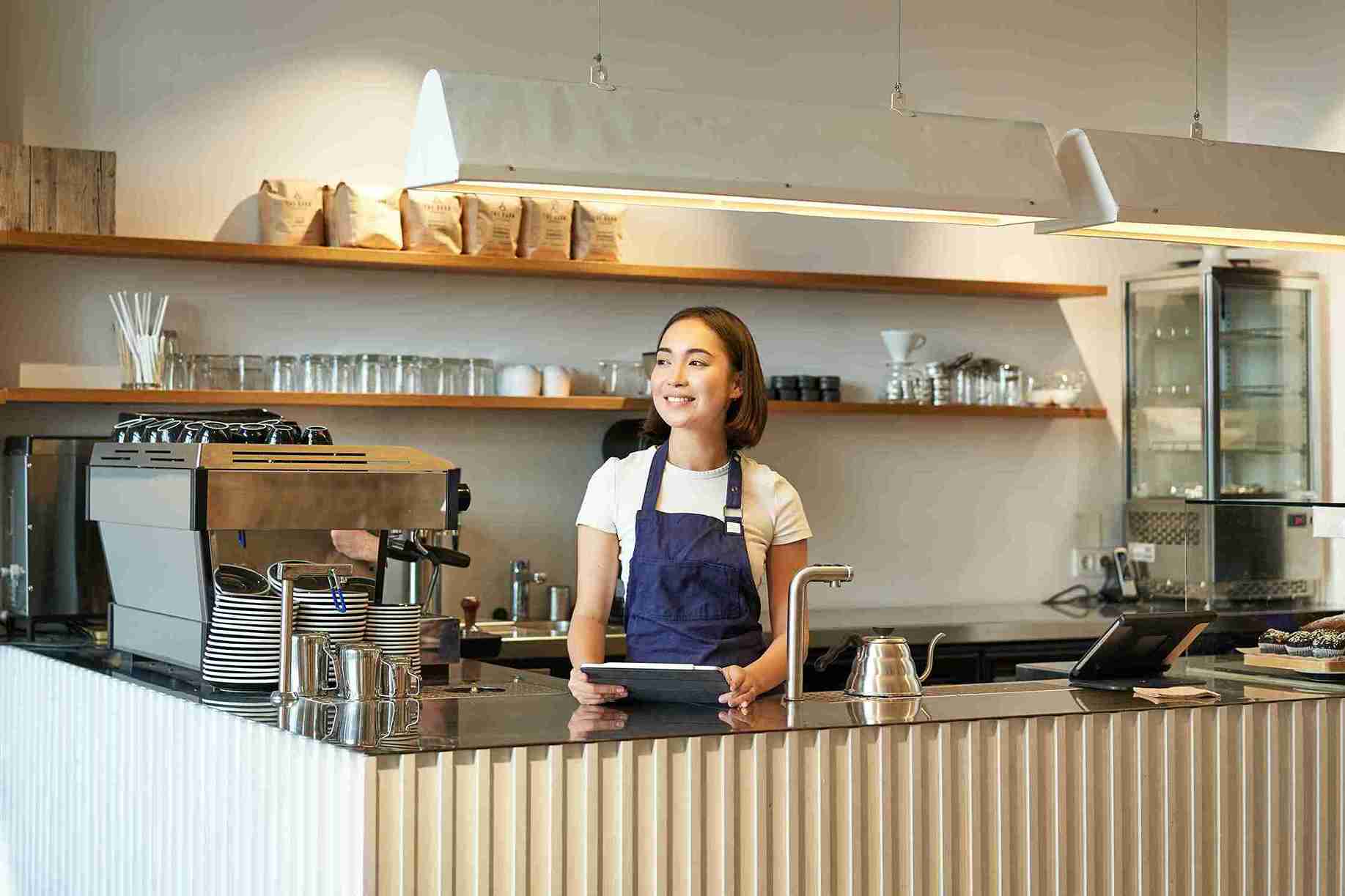 Counter Service Adalah: Pengertian, Cara Kerja, Kelebihan, dan Tips Mengoptimalkan Operasional Resto