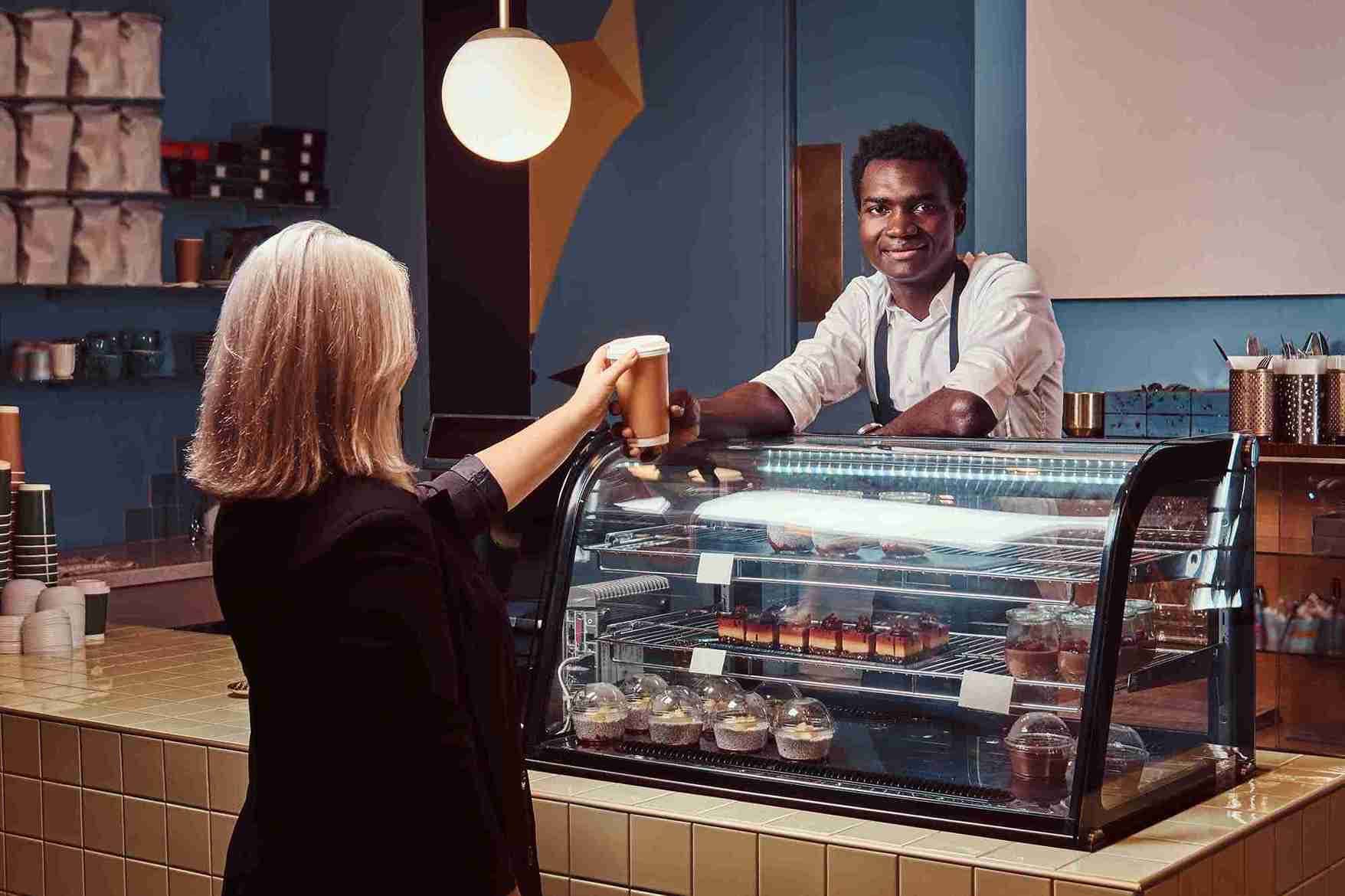 Service Counter Adalah: Pengertian, Cara Kerja dan Tips Mengoptimalkan Operasionalnya